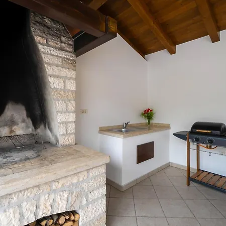 Stauri By Briskva Vila