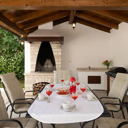 Stauri By Briskva Vila