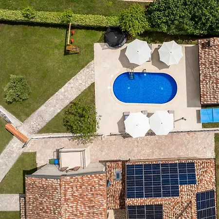 Stauri By Briskva Vila