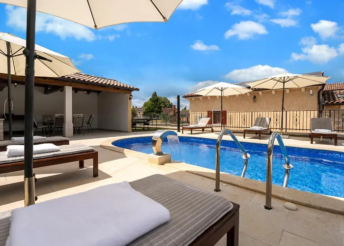 Stauri By Briskva Vila