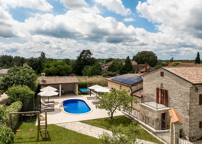 Stauri By Briskva Vila Zminj