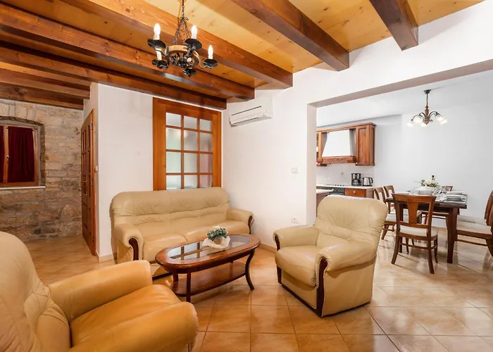 Stauri By Briskva Vila