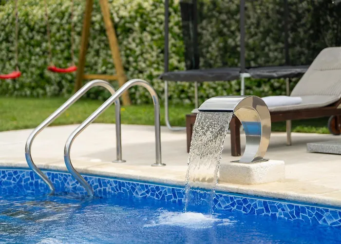 Stauri By Briskva Vila *