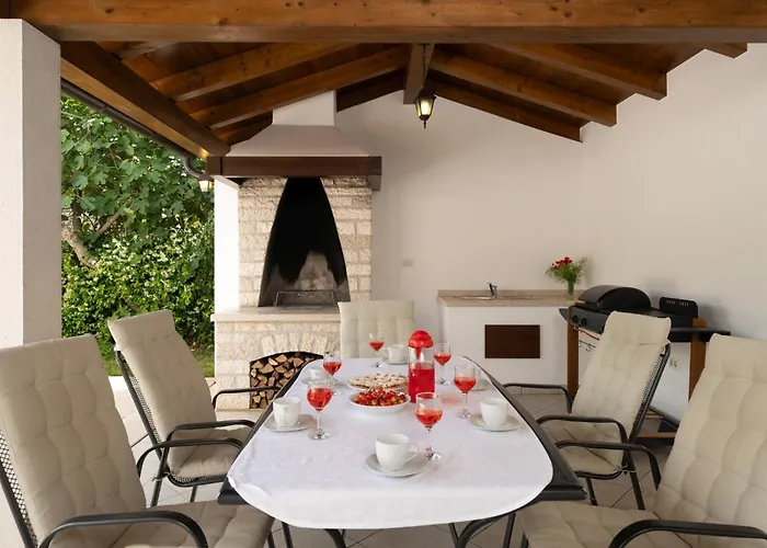 Stauri By Briskva Vila