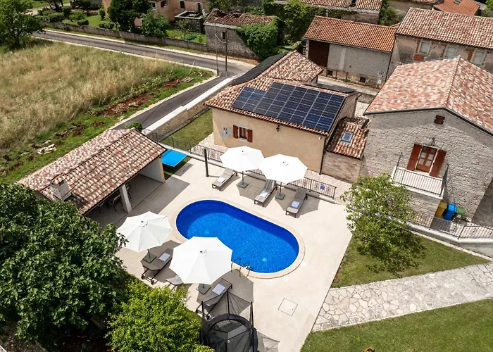 Stauri By Briskva Vila Zminj